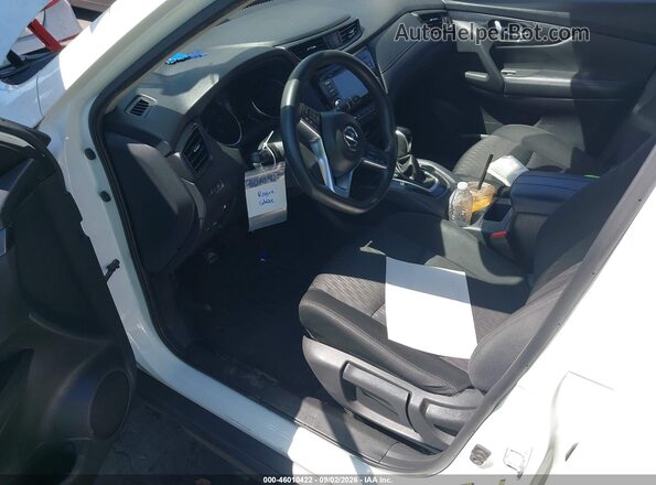 KNMAT2MT2JP562776 2018 NISSAN ROGUE White 