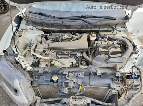 KNMAT2MT5JP521459 2018 NISSAN ROGUE White Engine compartment view