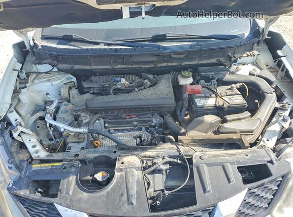KNMAT2MT6GP632241 2016 NISSAN ROGUE White Widok wnętrza z tyłu