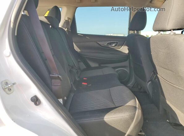 KNMAT2MT6LP508061 2020 NISSAN ROGUE White Widok wnętrza z tyłu