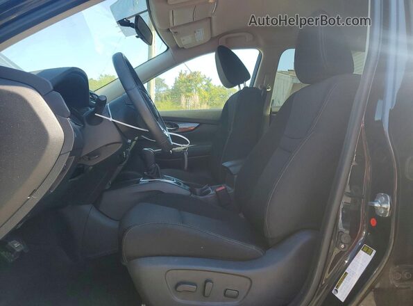 KNMAT2MT7JP513220 2018 NISSAN ROGUE Black Вид салону спереду