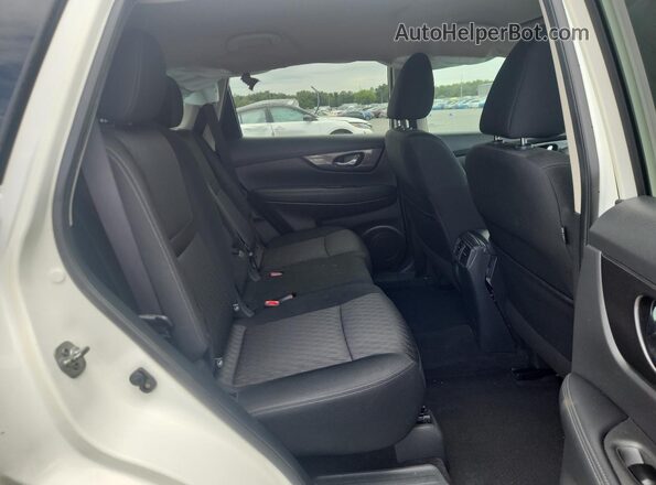 KNMAT2MT8HP500034 2017 NISSAN ROGUE White უკანა სავარძლების ხედი
