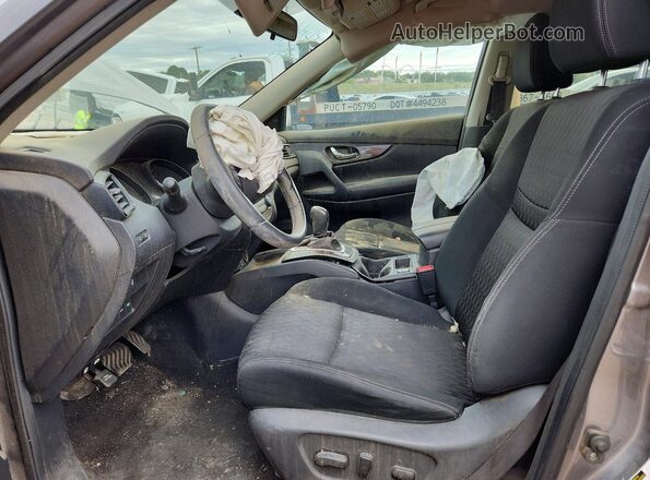 KNMAT2MT8HP522874 2017 NISSAN ROGUE Silver Front interior view