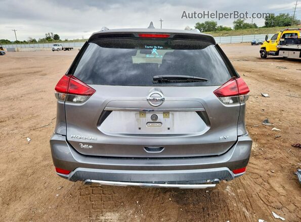 KNMAT2MT8HP522874 2017 NISSAN ROGUE Silver Rear view