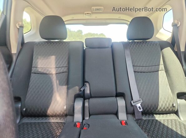 KNMAT2MT8HP617337 2017 NISSAN ROGUE Black Vista de los asientos traseros