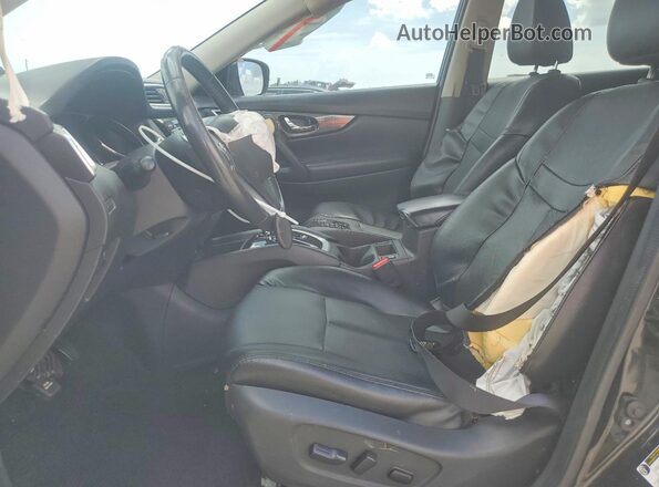 KNMAT2MT9GP701553 2016 NISSAN ROGUE Черный Вид салона спереди