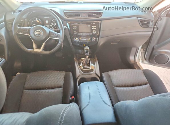 KNMAT2MT9HP533608 2017 NISSAN ROGUE Silver Dashboard view