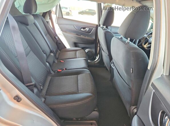 KNMAT2MT9HP533608 2017 NISSAN ROGUE Silver Rear interior view