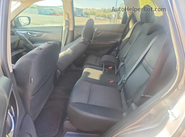 KNMAT2MT9HP572893 2017 NISSAN ROGUE Gray Շարժիչի բաժամունքի տեսք