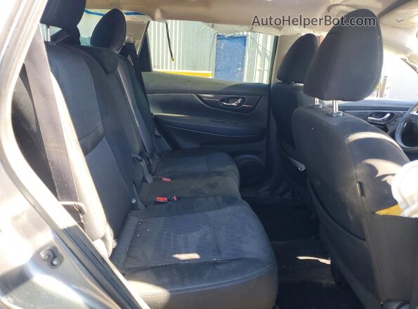 KNMAT2MV1HP617620 2017 NISSAN ROGUE Gray Вид задньої частини салону
