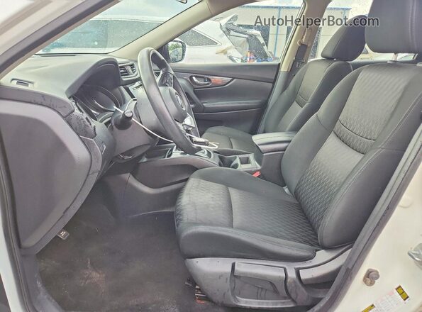 KNMAT2MV3HP551751 2017 NISSAN ROGUE White Widok wnętrza z przodu
