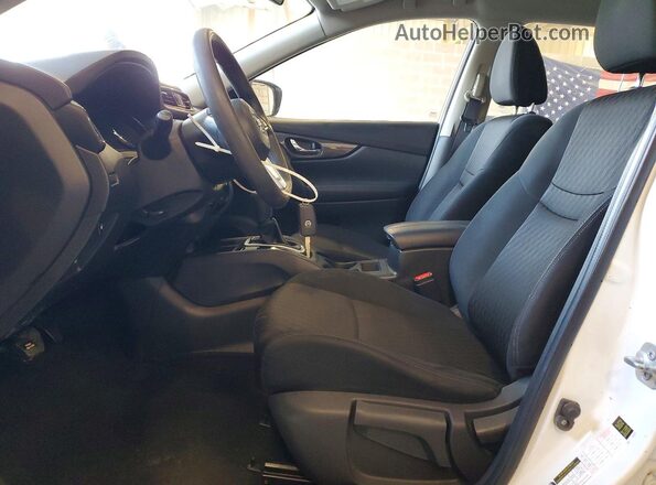 KNMAT2MV3JP607354 2018 NISSAN ROGUE Белый Вид салона спереди