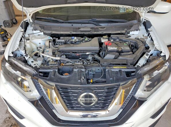 KNMAT2MV3JP607354 2018 NISSAN ROGUE Белый Вид подкапотного пространства