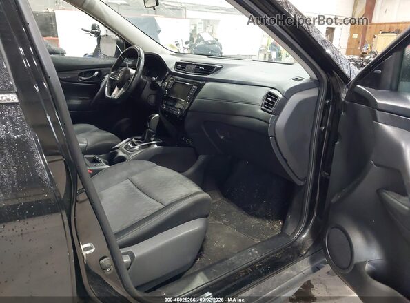 KNMAT2MV5JP549683 2018 NISSAN ROGUE Black Widok wnętrza z przodu
