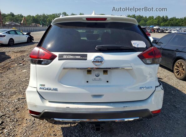 KNMAT2MV5JP598933 2018 NISSAN ROGUE White Вид ззаду
