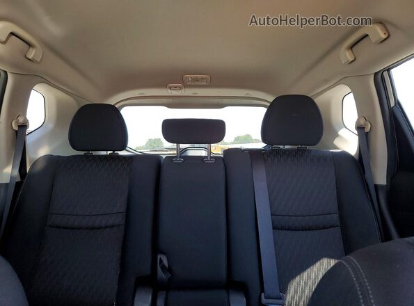 KNMAT2MV6JP623208 2018 NISSAN ROGUE Gray Rear seats view