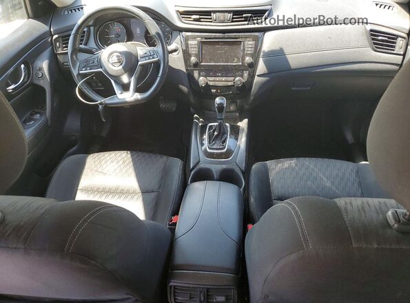 KNMAT2MV6JP623208 2018 NISSAN ROGUE Gray Dashboard view