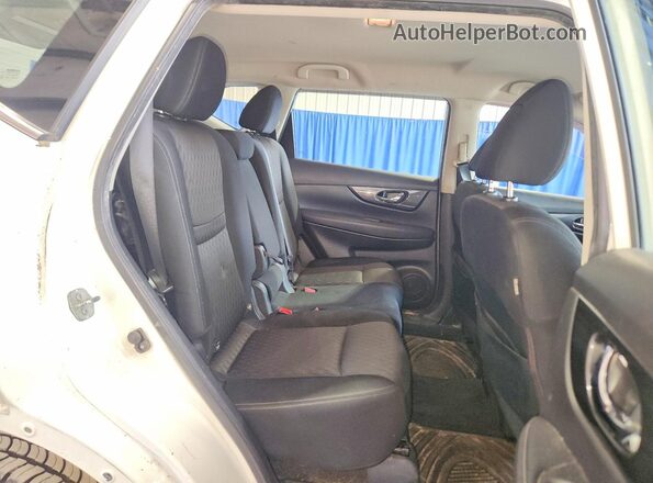 KNMAT2MV8HP614939 2017 NISSAN ROGUE White ძრავის განყოფილების ხედი