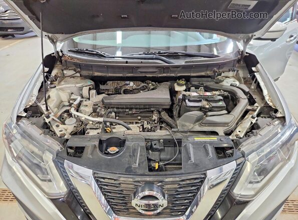 KNMAT2MV9HP548482 2017 NISSAN ROGUE Серебряный Вид подкапотного пространства