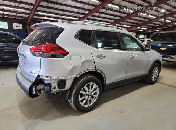 KNMAT2MV9HP548482 2017 NISSAN ROGUE Серебряный Задняя правая четверть