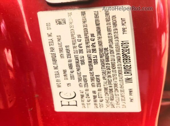 LRW3E1EB9PC924781 2023 TESLA MODEL Red ძრავის განყოფილების ხედი