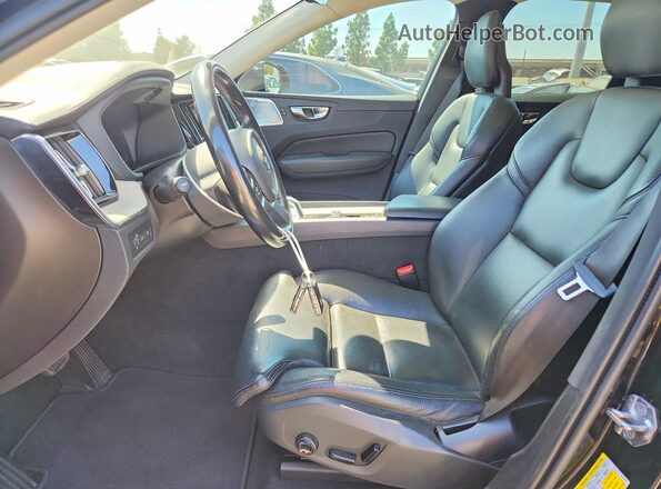 LYVBR0DL3JB118194 2018 VOLVO XC60 Черный Вид салона спереди