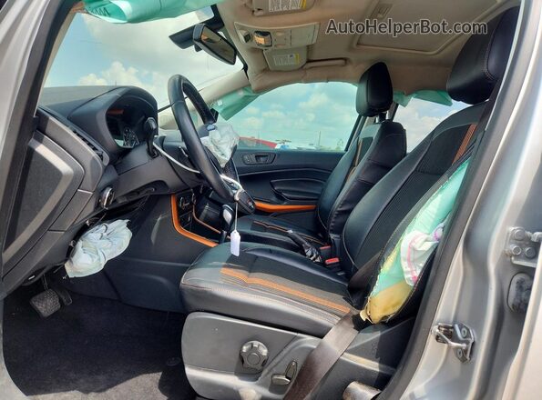 MAJ6P1CL0JC240737 2018 FORD ECOSPORT Серебряный Вид салона спереди