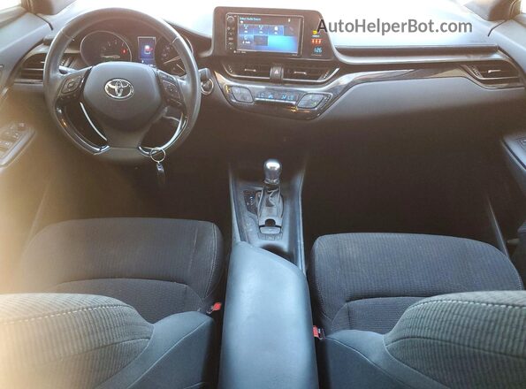 NMTKHMBX0JR013590 2018 TOYOTA C-HR Silver წინა პანელის ხედი