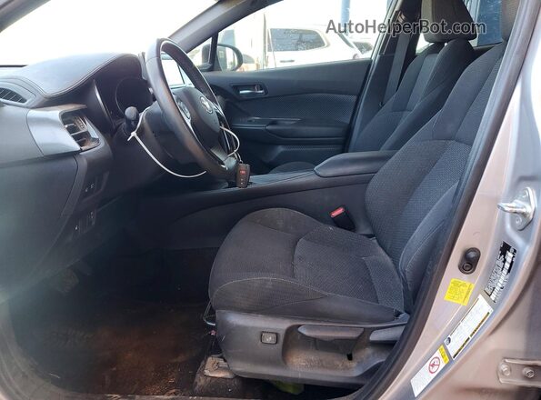 NMTKHMBX0JR013590 2018 TOYOTA C-HR Silver წინა სალონის ხედი