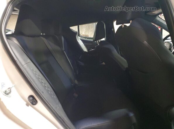NMTKHMBX1LR105536 2020 TOYOTA C-HR White Widok wnętrza z tyłu