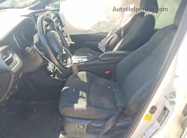NMTKHMBX6JR005641 2018 TOYOTA C-HR White Вид салону спереду