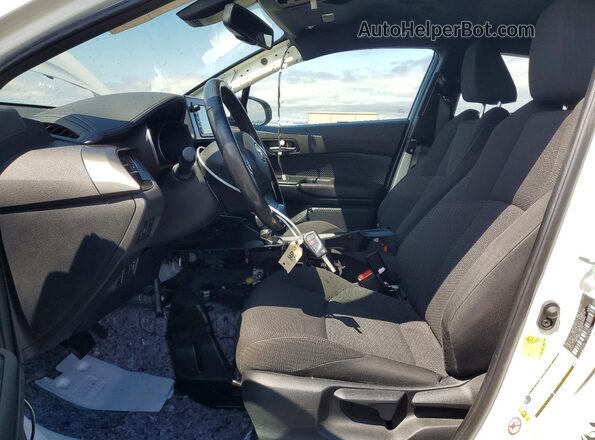 NMTKHMBX7JR015997 2018 TOYOTA C-HR White Widok wnętrza z przodu
