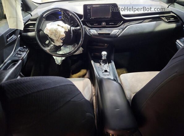 NMTKHMBX9JR024376 2018 TOYOTA C-HR Blue Widok deski rozdzielczej