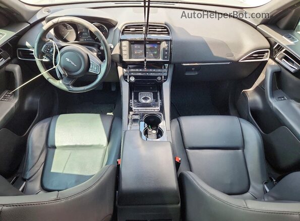 SADCJ2BNXHA488477 2017 JAGUAR F-PACE Green Առջևի վահանակի տեսք