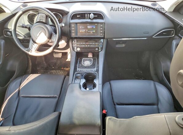 SADCJ2BV3HA884024 2017 JAGUAR F-PACE White Առջևի վահանակի տեսք