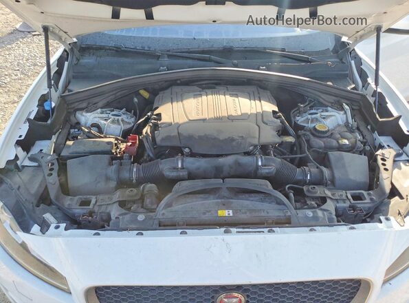 SADCJ2BV3HA884024 2017 JAGUAR F-PACE White Սալոնի հետևի տեսք