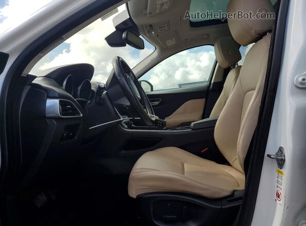 SADCJ2BV4HA067080 2017 JAGUAR F-PACE White Front interior view