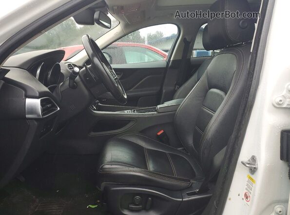 SADCK2FX8JA272903 2018 JAGUAR F-PACE White წინა სალონის ხედი