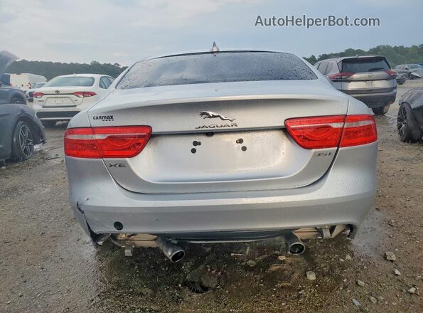 SAJAD4BV0HCP11444 2017 JAGUAR XF Silver Widok z tyłu