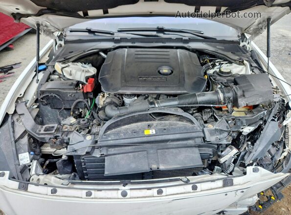 SAJAJ4FN4JCP28370 2018 JAGUAR XF White Rear interior view