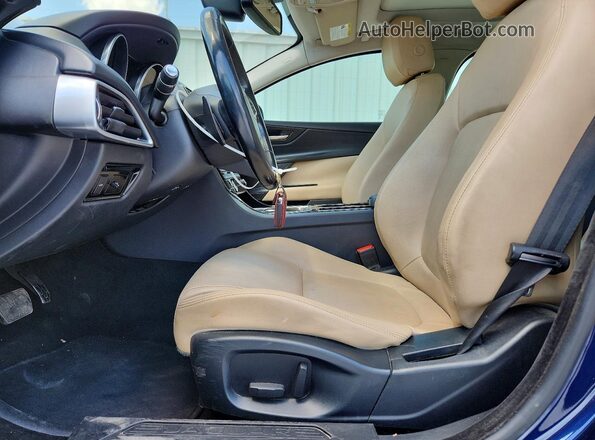 SAJAR4BG5HA975791 2017 JAGUAR XF Blue Front interior view