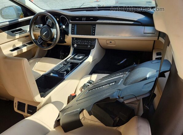 SAJBD4BV6HCY32354 2017 JAGUAR XF Green Dashboard view