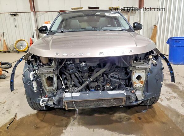 SALVP2BG6HH208025 2017 LAND ROVER RANGE Желто-коричневый Вид спереди