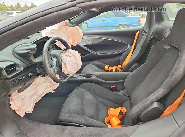 SBM16BEA4SW002793 2025 MCLAREN ARTURA White Вид салону спереду