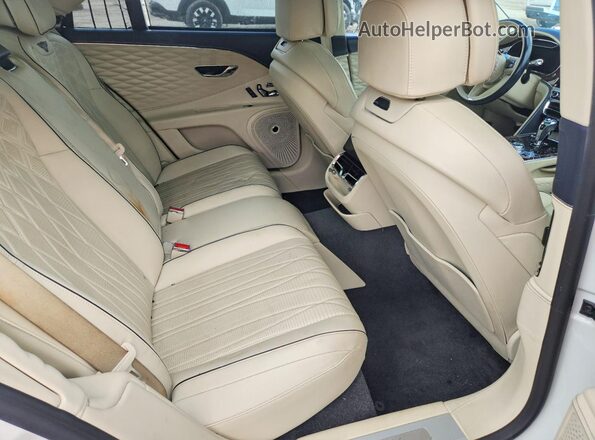 SCBBR6ZG2NC098183 2022 BENTLEY OTHER White Widok tylnych siedzeń