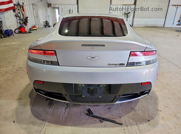 SCFEKBDL4GGC20568 2016 ASTON MARTIN V8 Серебряный Вид сзади