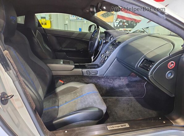 SCFEKBDL4GGC20568 2016 ASTON MARTIN V8 Серебряный Вид задней части салона