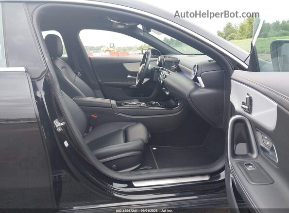 W1K5J4HB2SN517568 2025 MERCEDES-BENZ CLA-CLASS Черный Вид салона спереди