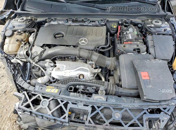 W1K5J4HB6NN256045 2022 MERCEDES-BENZ CLA-CLASS Black Սալոնի հետևի տեսք