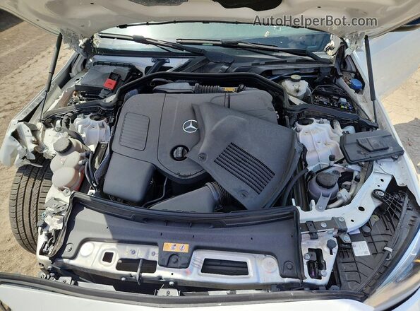W1KAF4GB1PR106146 2023 MERCEDES-BENZ C White Vista interior trasera